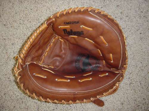 Nokona CM225K Kangaroo Leather Catchers Mitt Front